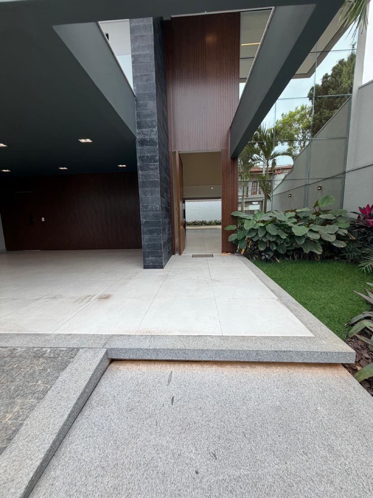 Casa de Alto Padrão com 4 Suítes no Cariru