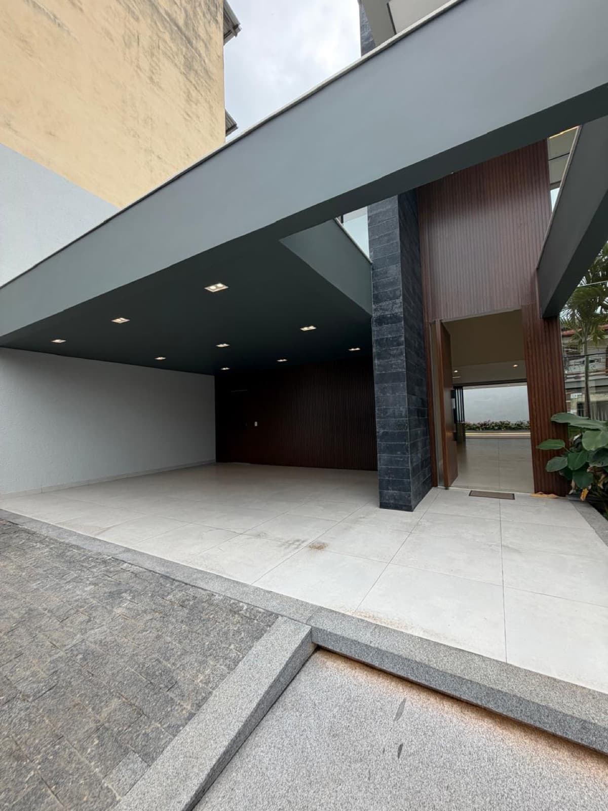 Casa de Alto Padrão com 4 Suítes no Cariru